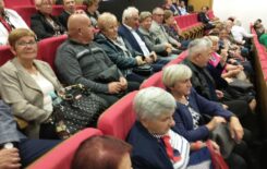 Więcej o: Seniorzy na „Zemście nietoperza” w Lublinie.